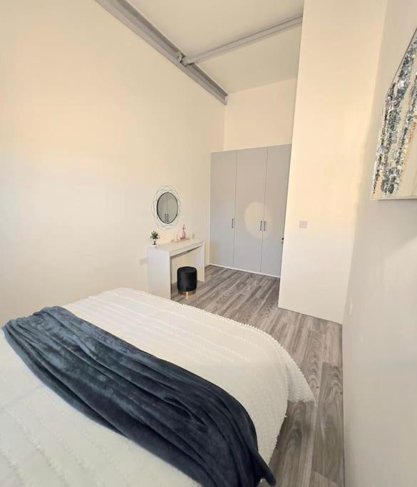 Modern Duplex Penthouse Panoramic Views & Parking Apartment Bradford  Bagian luar foto
