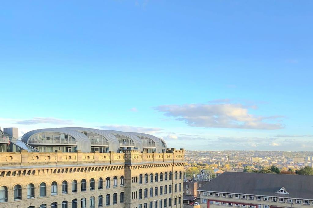 Modern Duplex Penthouse Panoramic Views & Parking Apartment Bradford  Bagian luar foto