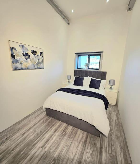 Modern Duplex Penthouse Panoramic Views & Parking Apartment Bradford  Bagian luar foto