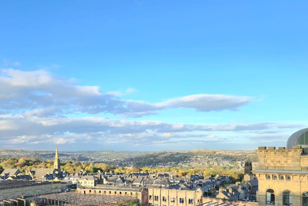 Modern Duplex Penthouse Panoramic Views & Parking Apartment Bradford  Bagian luar foto