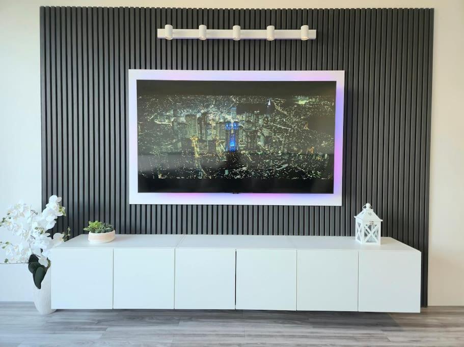 Modern Duplex Penthouse Panoramic Views & Parking Apartment Bradford  Bagian luar foto