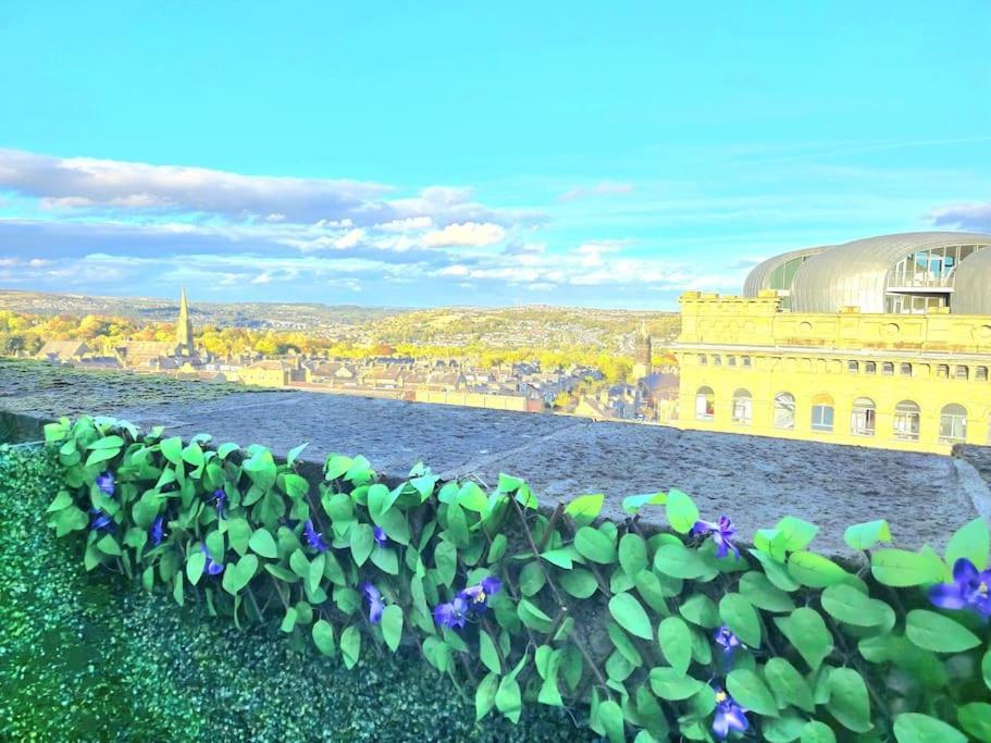 Modern Duplex Penthouse Panoramic Views & Parking Apartment Bradford  Bagian luar foto