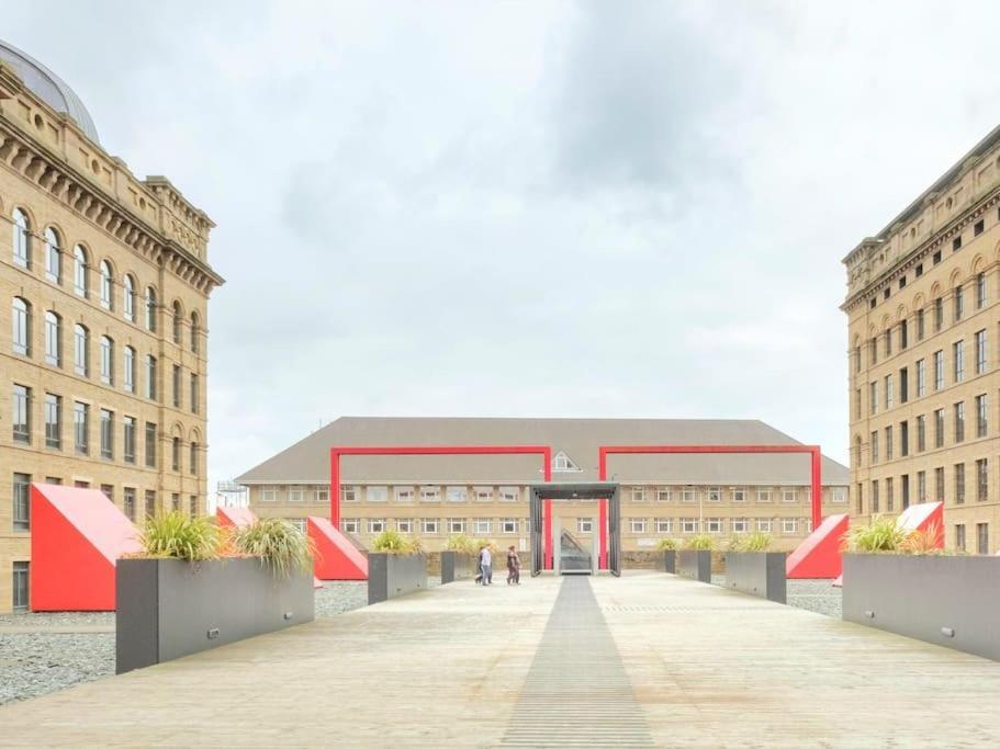 Modern Duplex Penthouse Panoramic Views & Parking Apartment Bradford  Bagian luar foto